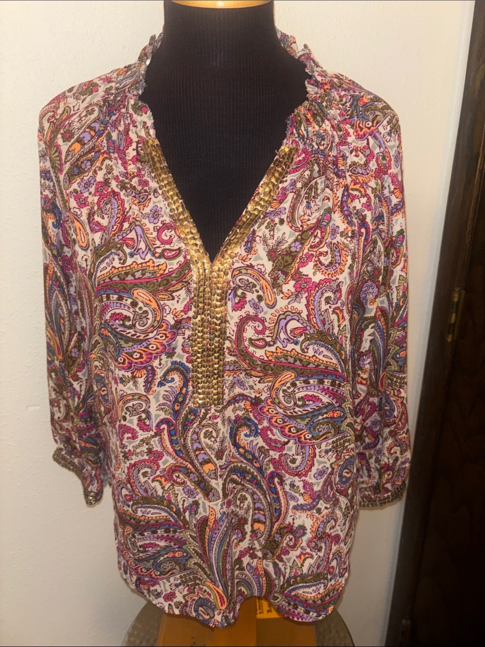 Democracy Pink Paisley Tunic with Gold Trim Detail Size Medium Petite